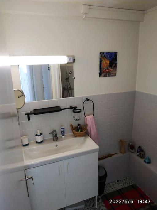 Grand Studio Avec Jardin Et Entree Privative A Noter Reservations De 3 Nuits Minimum Clermont-Ferrand Zewnętrze zdjęcie